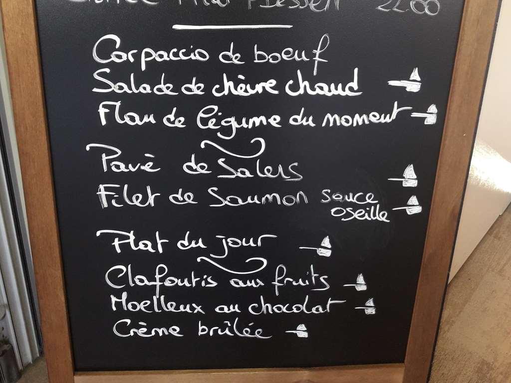Ibis Clermont Ferrand Sud Herbet Ресторант снимка