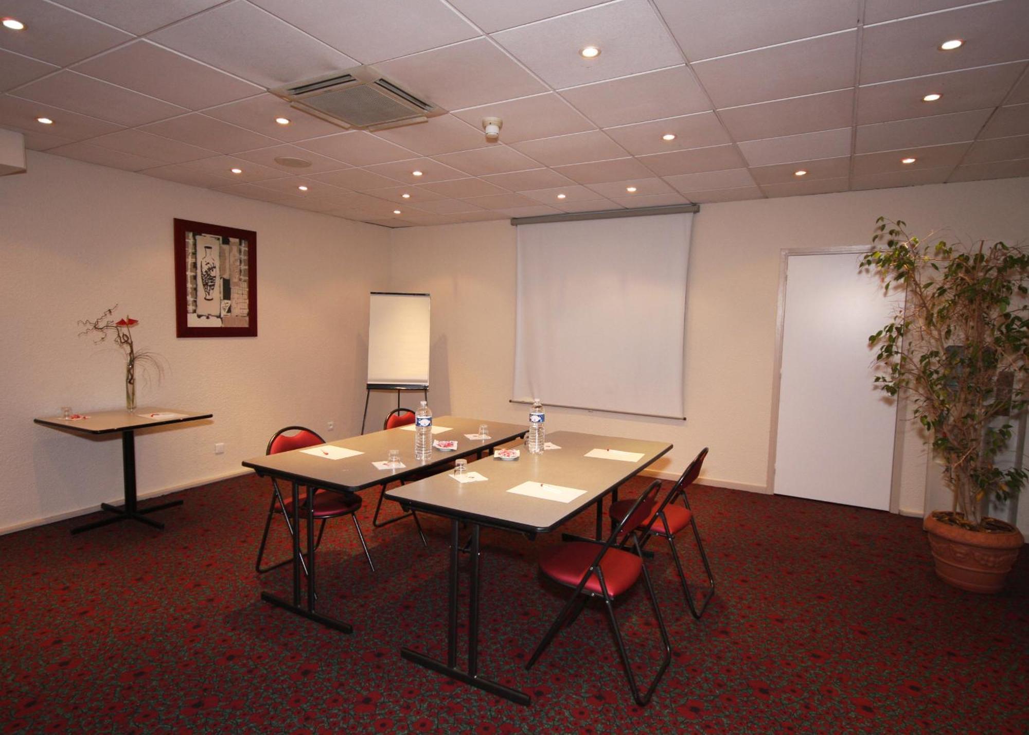 Ibis Clermont Ferrand Sud Herbet Екстериор снимка