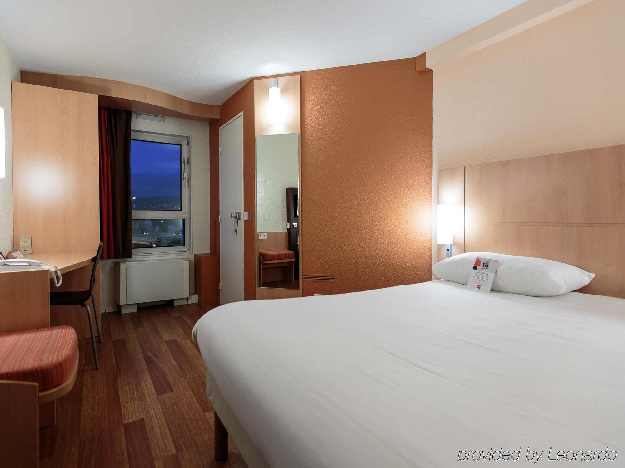 Ibis Clermont Ferrand Sud Herbet Екстериор снимка