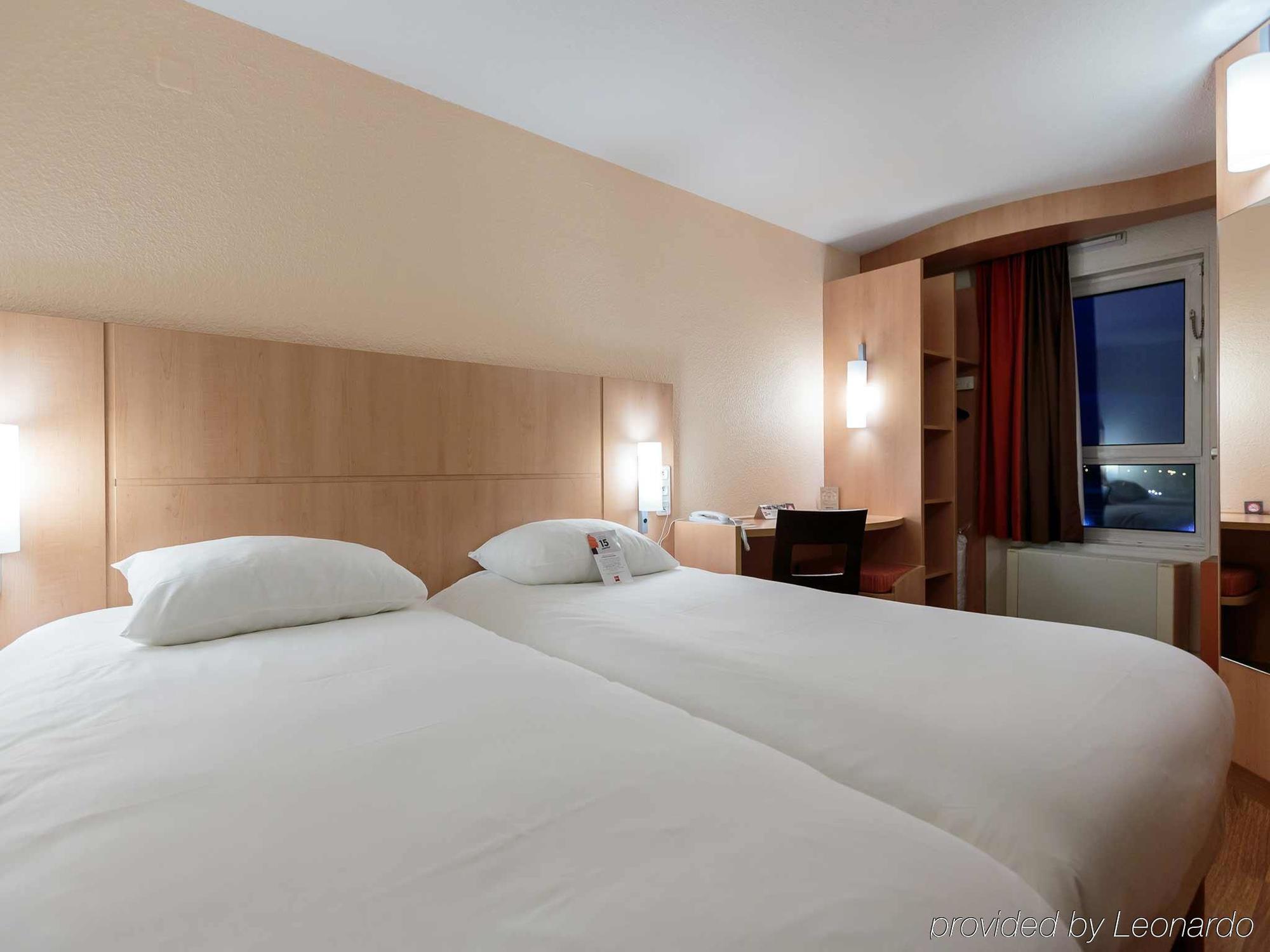 Ibis Clermont Ferrand Sud Herbet Екстериор снимка
